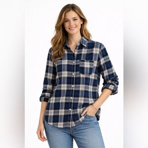 Ahh-Mazingly Soft American Eagle Blue Plaid Flannel | Boyfriend Fit Size XS
